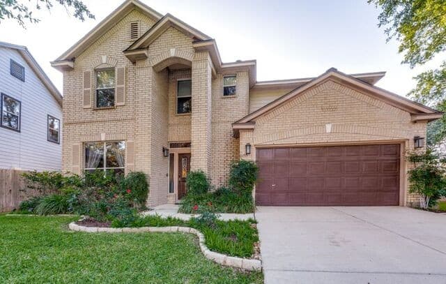 5-bedroom rental at 21715 Brazos Bay in San Antonio, TX — photo 3
