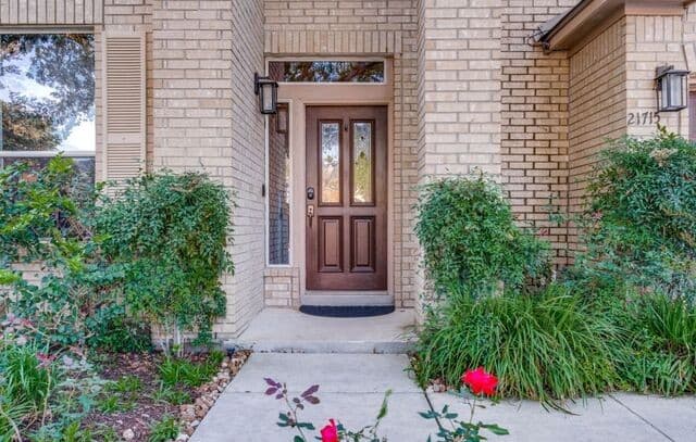 5-bedroom rental at 21715 Brazos Bay in San Antonio, TX — photo 4
