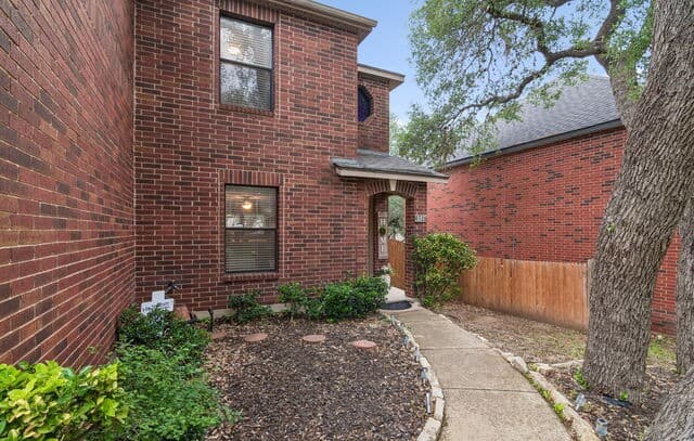 3-bedroom rental at 9326 Moonlit Glade Rd in Helotes, TX — photo 4