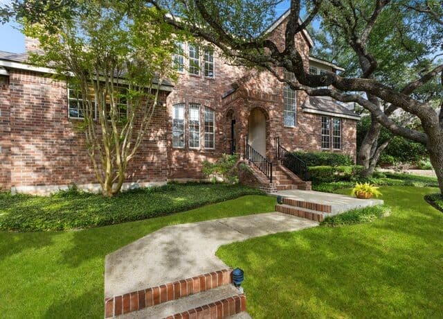 4-bedroom rental at 6 Inwood Manor in San Antonio, TX — photo 3