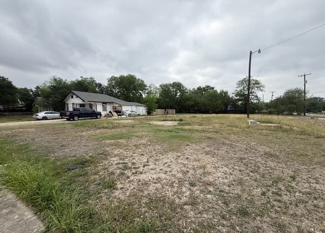 rental at 4802 Billy in San Antonio, TX — photo 1
