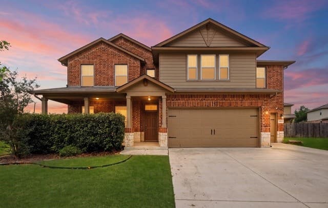 6-bedroom rental at 13502 Meredith Cv in San Antonio, TX — photo 2