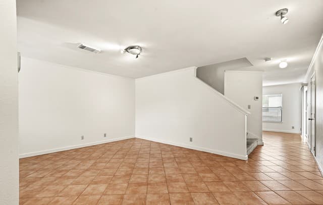 4-bedroom rental at 8942 Kenton Ct in San Antonio, TX — photo 3