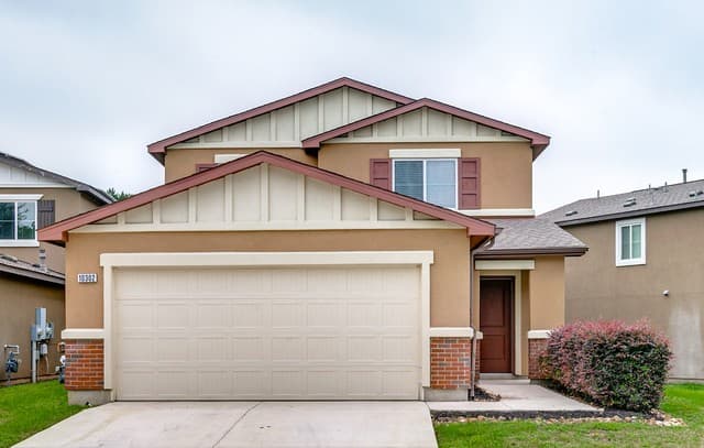 3-bedroom rental at 10302 Relic Oaks in San Antonio, TX — photo 1