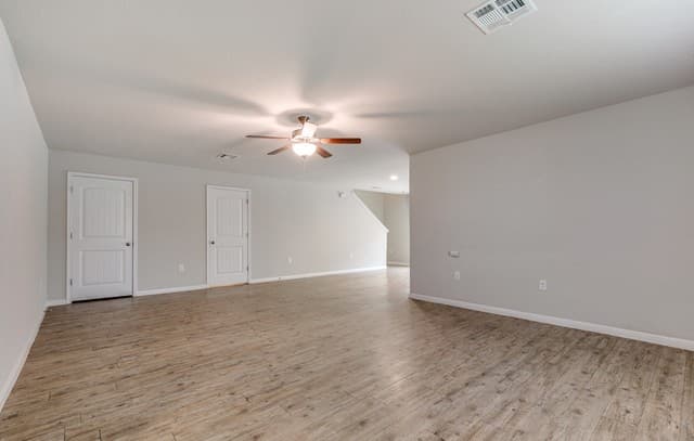 3-bedroom rental at 10302 Relic Oaks in San Antonio, TX — photo 5