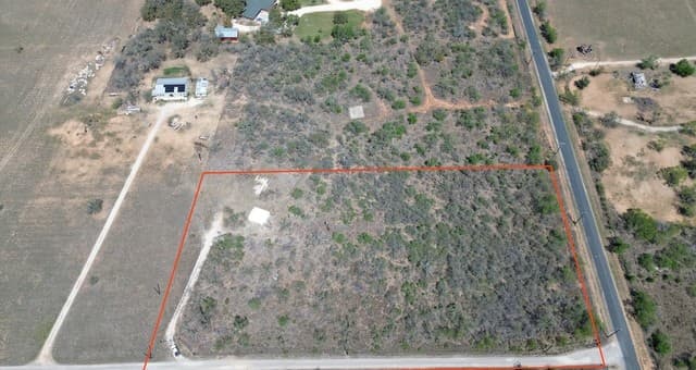 rental at 0 Mc Connell in Lytle, TX — photo 2