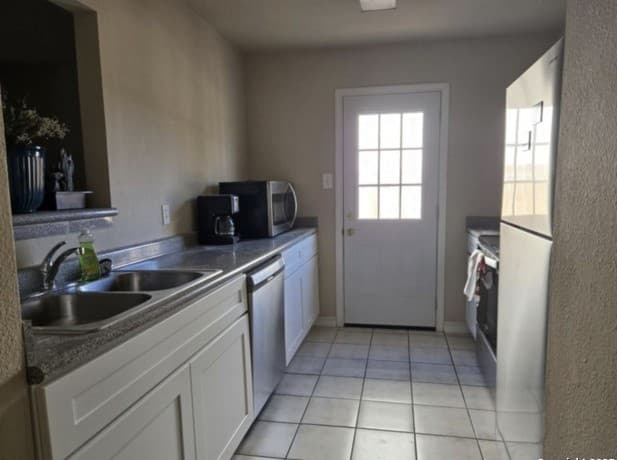 2-bedroom rental at 9514 Celine Dr in San Antonio, TX — photo 5