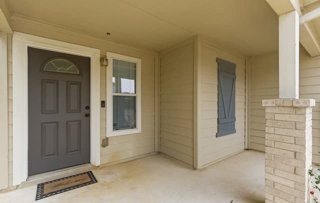 3-bedroom rental at 8822 Mesa Vista in San Antonio, TX — photo 3