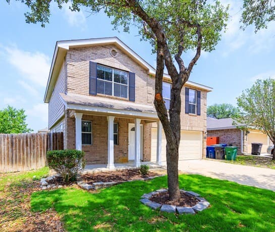 4-bedroom rental at 527 Bridle Rdg in San Antonio, TX — photo 3