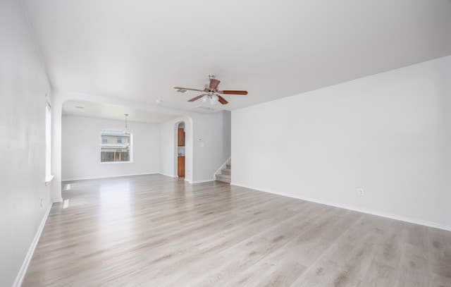 4-bedroom rental at 527 Bridle Rdg in San Antonio, TX — photo 5