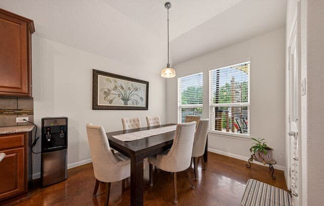 3-bedroom rental at 1001 Oak Park in Schertz, TX — photo 5