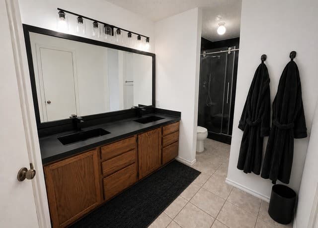 4-bedroom rental at 9903 Kelton Dr in San Antonio, TX — photo 5