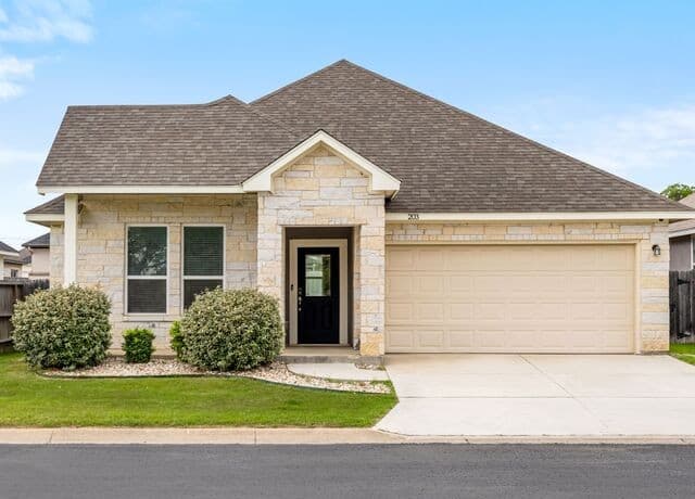 3-bedroom rental at 203 Winston in Fredericksburg, TX — photo 1