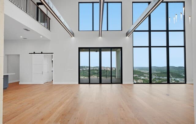 8-bedroom rental at 7011 Bella Rose in San Antonio, TX — photo 5