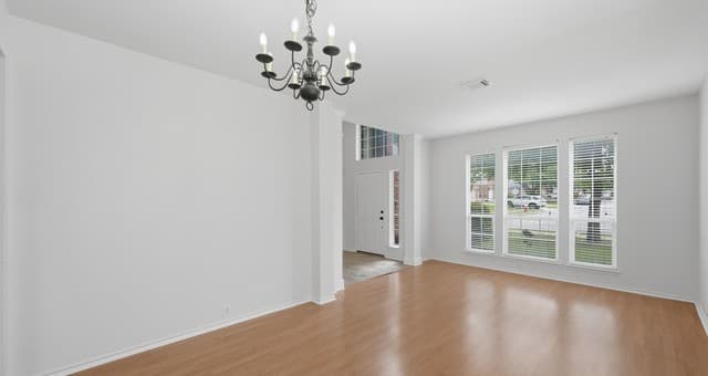 4-bedroom rental at 4740 Iron Ridge Pass in Schertz, TX — photo 4