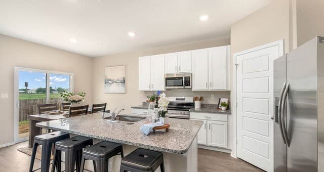3-bedroom rental at 14619 Butch Cassidy in Lytle, TX — photo 4