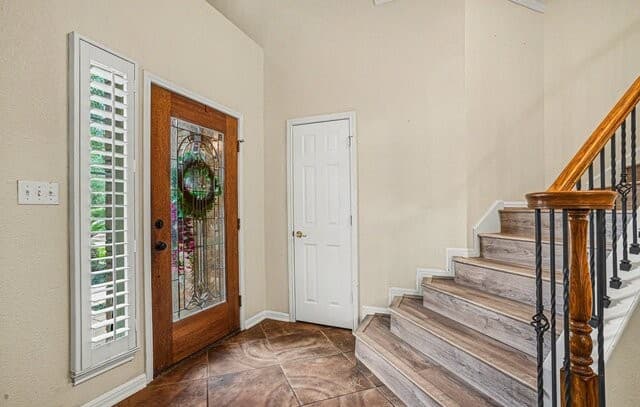 5-bedroom rental at 1203 Sand Wedge in San Antonio, TX — photo 2