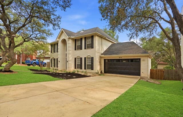 4-bedroom rental at 8914 Shady Hls in San Antonio, TX — photo 2
