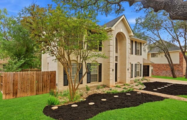 4-bedroom rental at 8914 Shady Hls in San Antonio, TX — photo 3