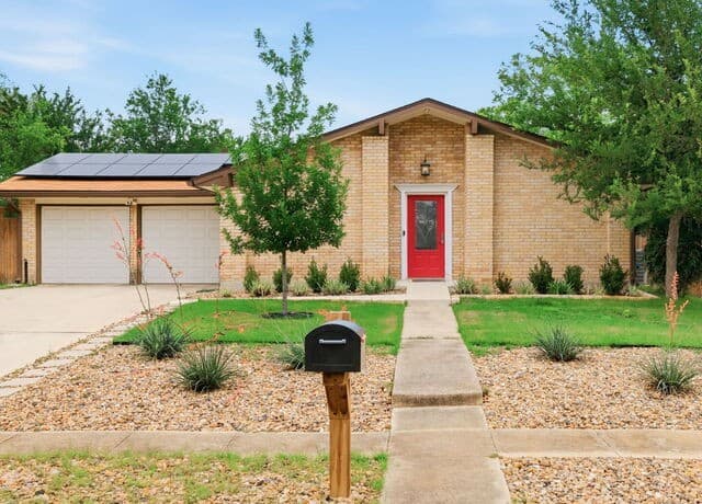 3-bedroom rental at 4911 Rockhurst St in San Antonio, TX — photo 1