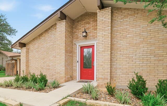 3-bedroom rental at 4911 Rockhurst St in San Antonio, TX — photo 4