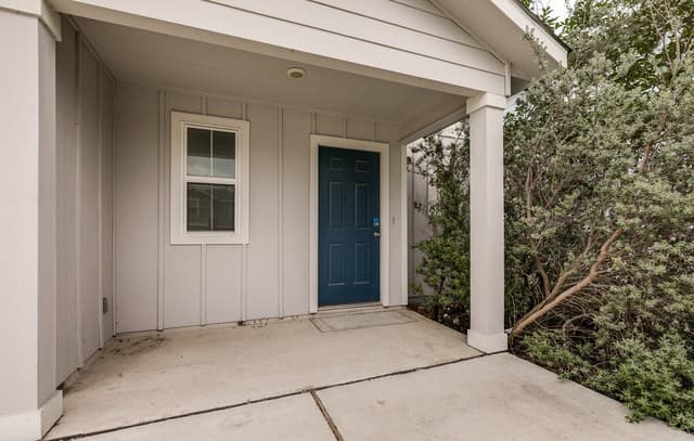 3-bedroom rental at 9850 Cotton Grass in San Antonio, TX — photo 2
