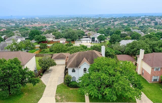 4-bedroom rental at 25006 Flying Arrow in San Antonio, TX — photo 1