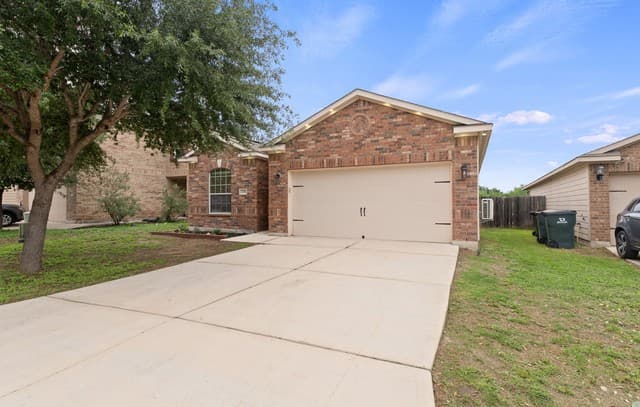 3-bedroom rental at 11702 Luckey Ledge in San Antonio, TX — photo 2