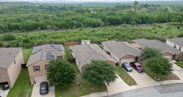 3-bedroom rental at 11702 Luckey Ledge in San Antonio, TX — photo 4