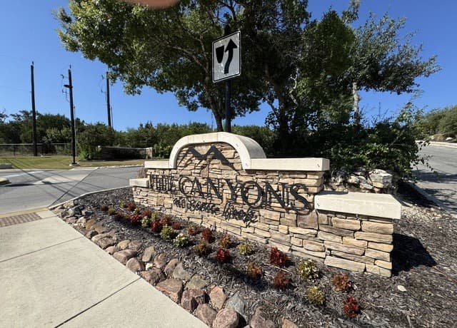 rental at 11206 Kendall Canyon in San Antonio, TX — photo 1