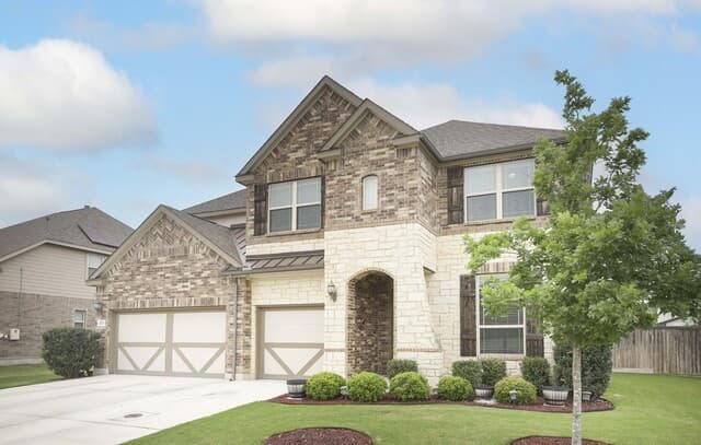 5-bedroom rental at 107 Destiny in Boerne, TX — photo 4