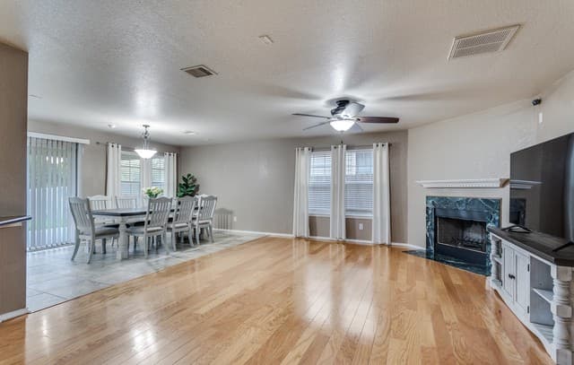 4-bedroom rental at 21118 Pearl Harvest in San Antonio, TX — photo 5