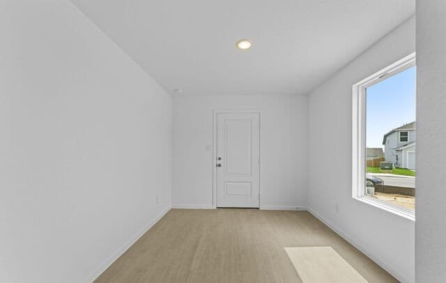 4-bedroom rental at 14923 Warwick Shire in San Antonio, TX — photo 4