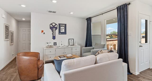 3-bedroom rental at 14837 Gold Lace Cactus in San Antonio, TX — photo 2