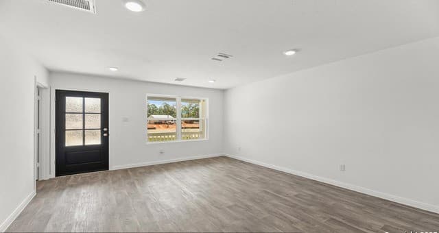 3-bedroom rental at 14877 Gold Lace Cactus in San Antonio, TX — photo 3
