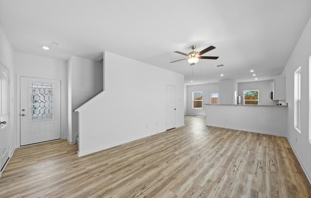 4-bedroom rental at 11527 Woodpecker Drive in San Antonio, TX — photo 2