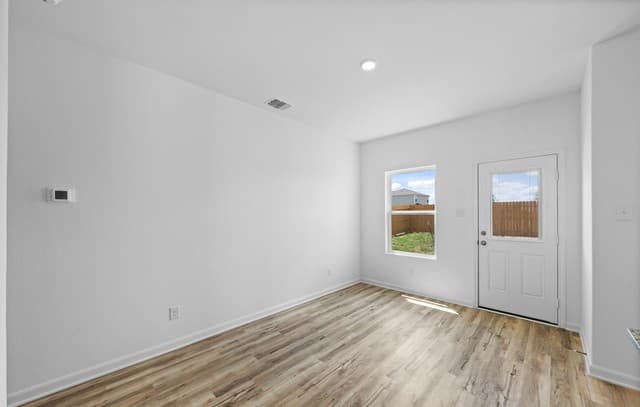 4-bedroom rental at 11527 Woodpecker Drive in San Antonio, TX — photo 5
