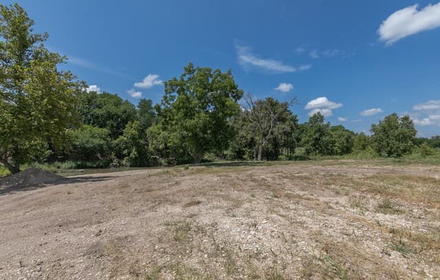 rental at TBD S St Highway 16 in Fredericksburg, TX — photo 3