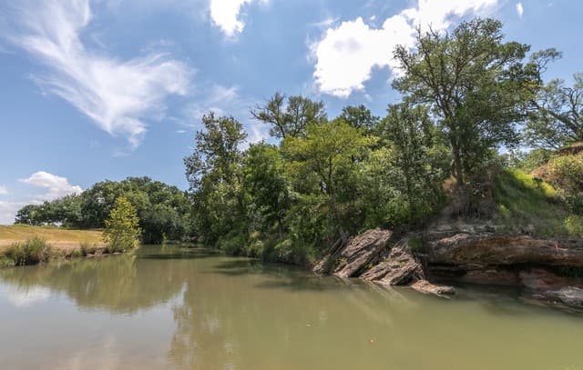 rental at TBD S St Highway 16 in Fredericksburg, TX — photo 5