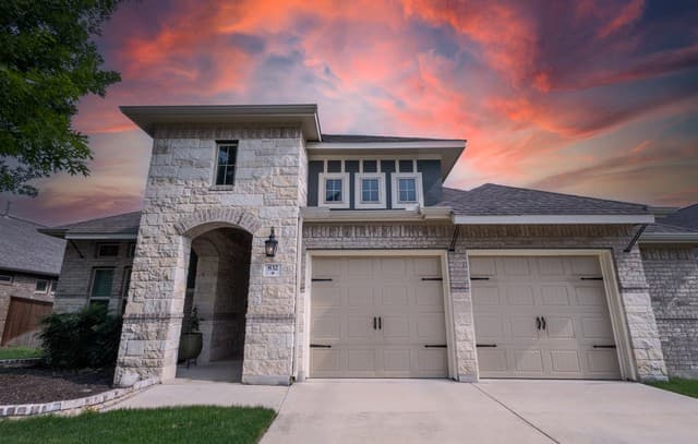 3-bedroom rental at 832 Silver Fox in Cibolo, TX — photo 2