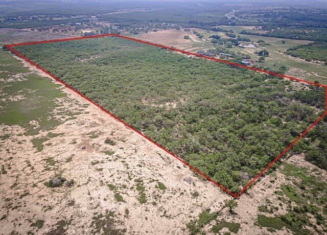rental at 0000 Jim Terrill in Adkins, TX — photo 3
