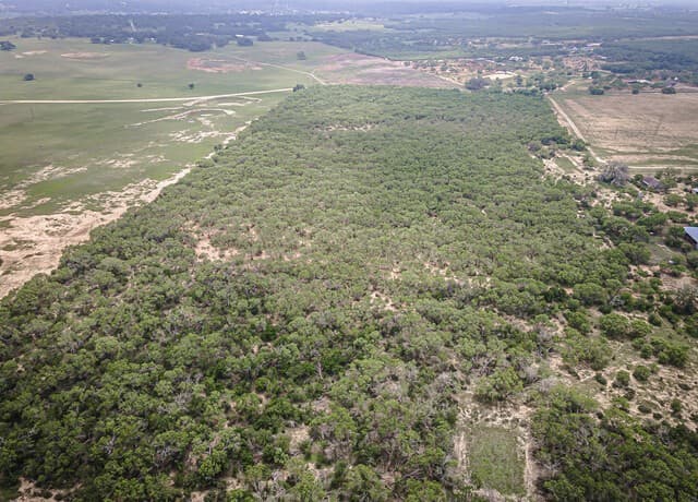 rental at 0000 Jim Terrill in Adkins, TX — photo 4