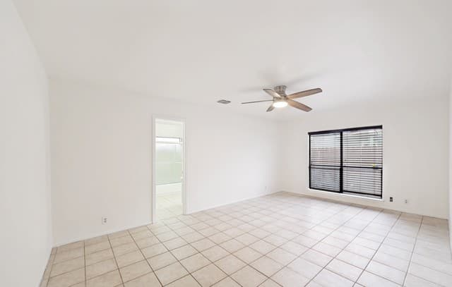 3-bedroom rental at 11734 Spring Rain in San Antonio, TX — photo 4