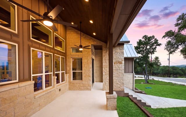 3-bedroom rental at 101 C Chisholm in Blanco, TX — photo 3