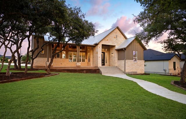 3-bedroom rental at 101 C Chisholm in Blanco, TX — photo 4