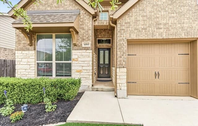 4-bedroom rental at 14560 Clydesdale Trl in San Antonio, TX — photo 4