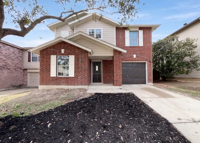 3-bedroom rental at 815 Grants Cyn in San Antonio, TX — photo 1