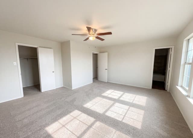 3-bedroom rental at 815 Grants Cyn in San Antonio, TX — photo 4