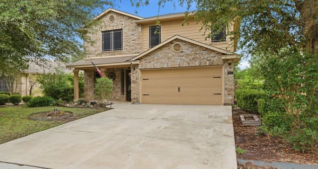 5-bedroom rental at 2909 Ashwood Rd in Schertz, TX — photo 2