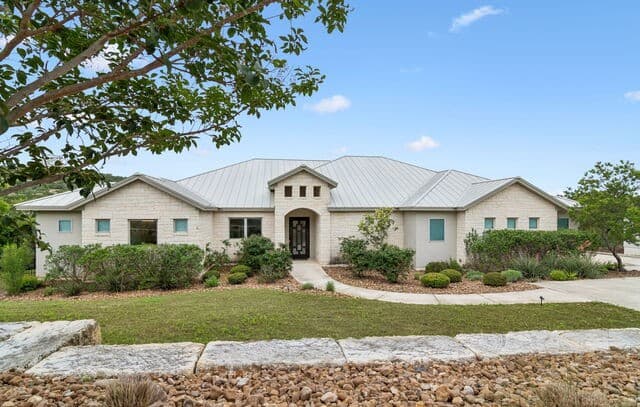 4-bedroom rental at 10827 Nina Rdg in San Antonio, TX — photo 3